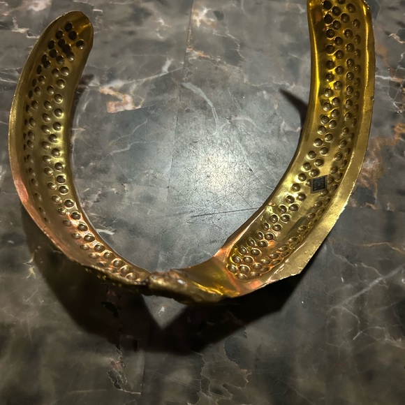 Vintage Gold Tone gorgeous Textured Choker Necklace! Signed Made in India! - Picture 7 of 10